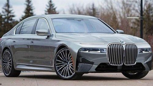 宝马7系被爆料视频,豪华升级，科技革新，揭秘未来旗舰风采  第1张